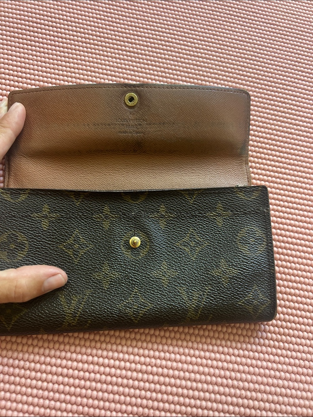 Louis Vuitton Monogram leather Wallet in Dark Brown with Gold Snap - Picture 7 of 10